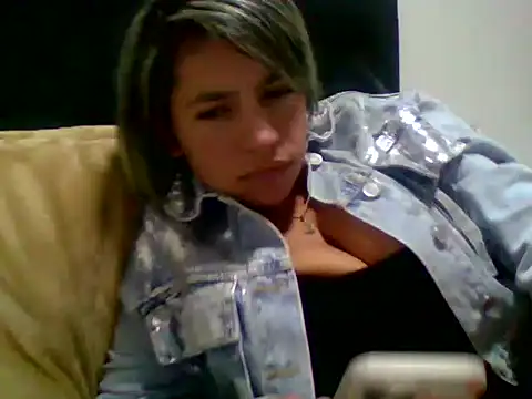 Ambar_Cortes's cam snapshot