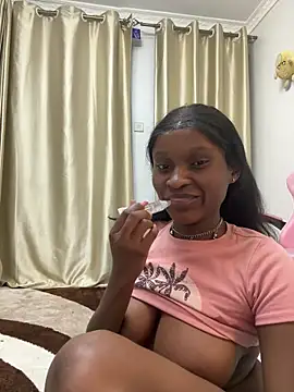 Lil-shawrie's cam snapshot