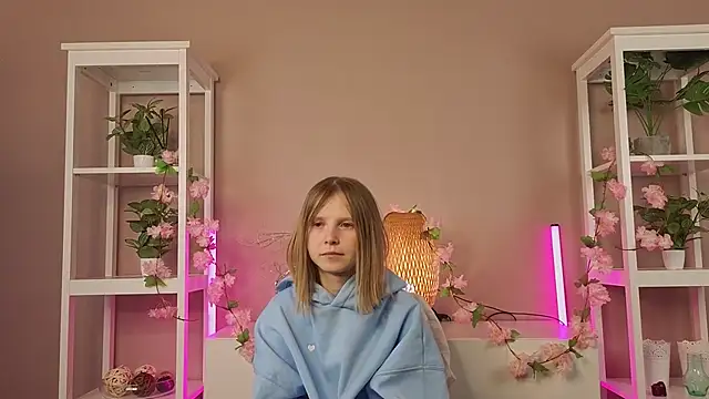 EssieVogel live sex cam