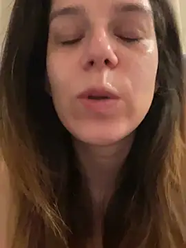 NadiraNoor live sex cam
