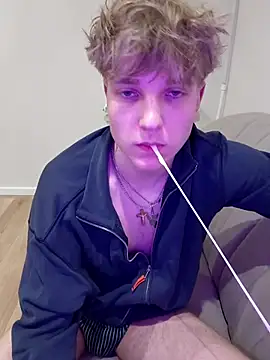 Paradeevich_And live sex cam