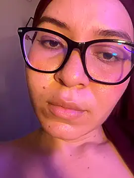 MatchedEyebrow live sex cam