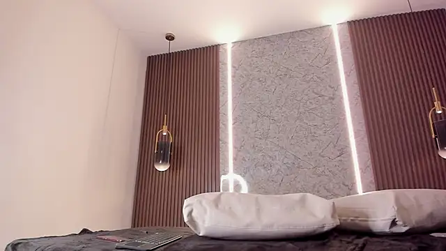 maye_wells_'s cam snapshot