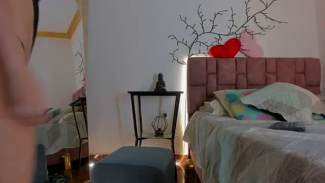 SunnyLeonz live sex cam