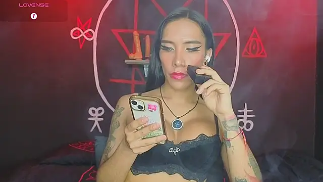 Victoriavampire666 live sex cam