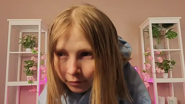 EssieVogel live sex cam