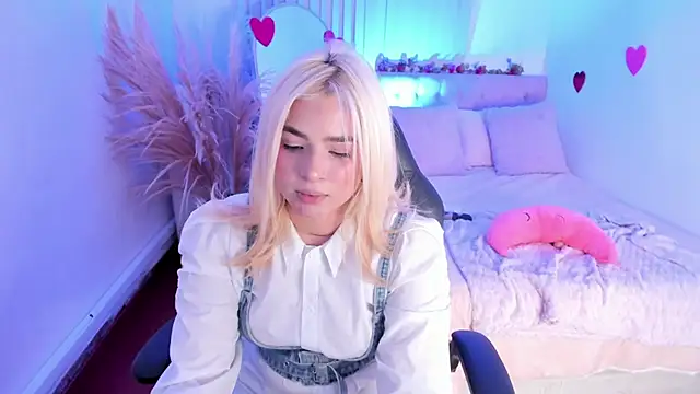 BarbieHannaB_'s cam snapshot