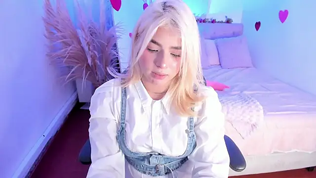 BarbieHannaB_'s cam snapshot