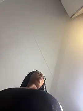 Bustygoddess32's cam snapshot