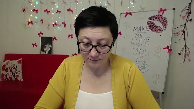 EmilyL0ve's cam snapshot