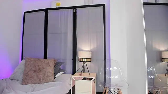 niicole_steele_'s cam snapshot