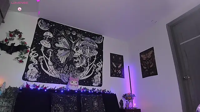 LadyAvalon's cam snapshot