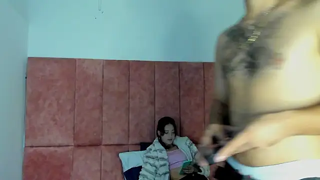 HellAndDante_'s cam snapshot