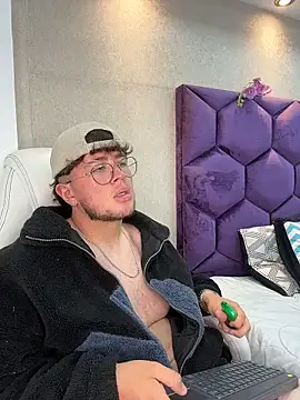 Noah_Wiliams live sex cam