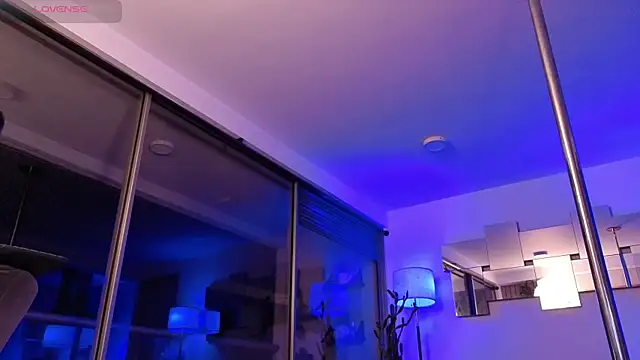 mandi4pole_ live sex cam