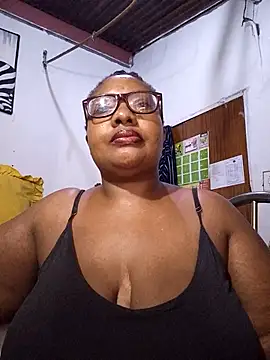 YELLOW_BONE live sex cam