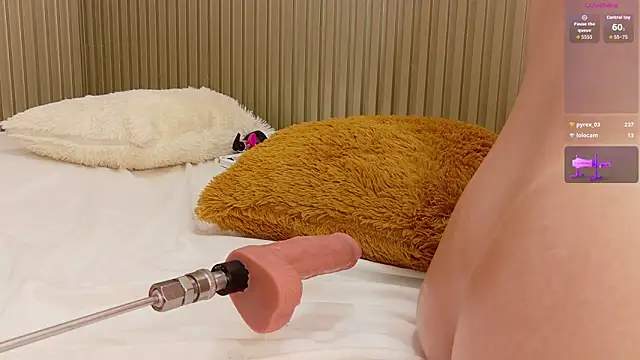 ChrystalHills live sex cam