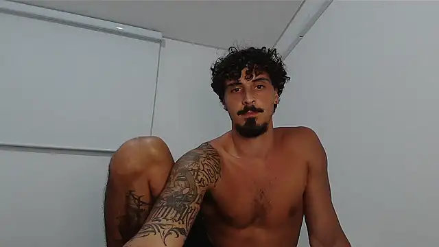 milkoffe live sex cam