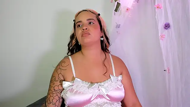 mia_rose_9's cam snapshot