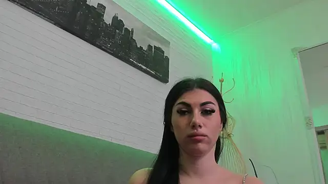 Kira_West's cam snapshot