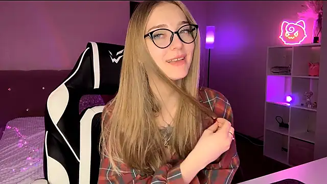 EvaPeace's cam snapshot