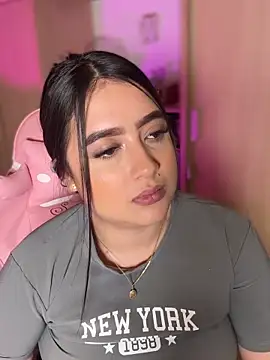 Emiily_Moore1's cam snapshot