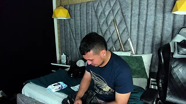 AronGarcia's cam snapshot