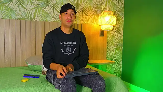 TommyBlue_'s cam snapshot