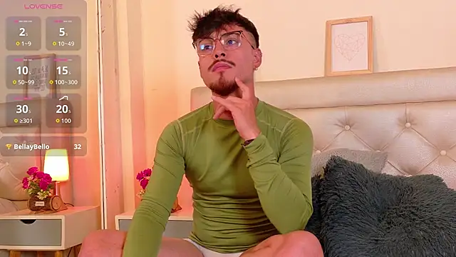 Aiden_Gray's cam snapshot