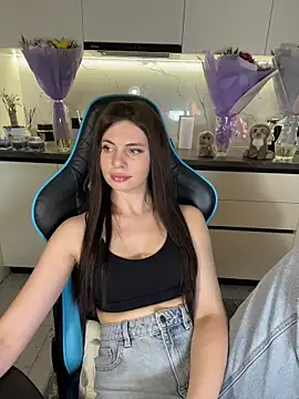 CurlyLara live sex cam