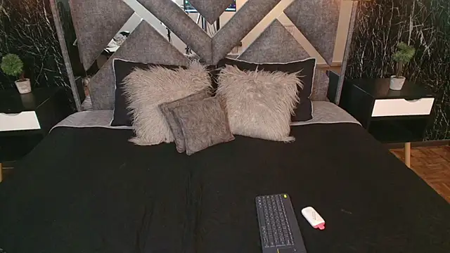 Annie_Thompson_'s cam snapshot