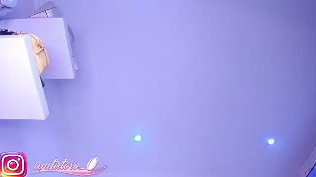 anitatoro_0's cam snapshot