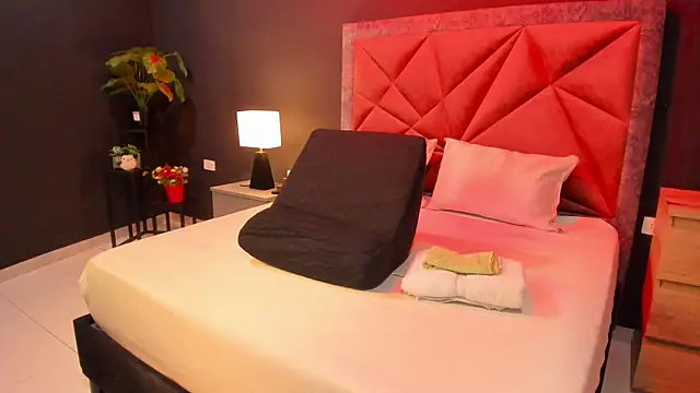 mia_milff's cam snapshot