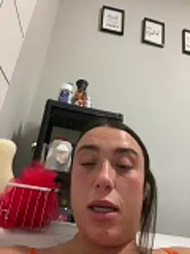 MillieB's cam snapshot