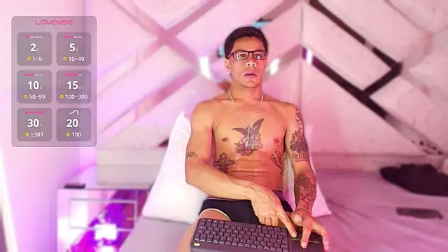 Andrew_Haalls's cam snapshot