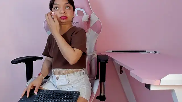 CharlotteMuller's cam snapshot