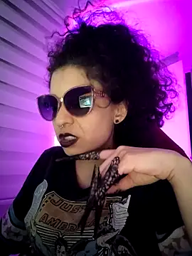 Miss_Carmilla's cam snapshot