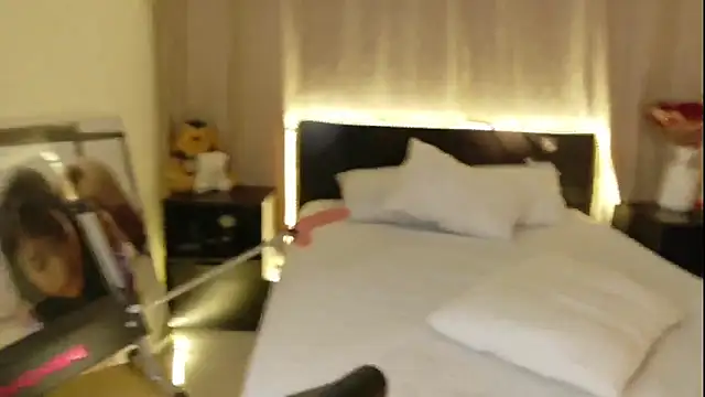 Alannadumont_'s cam snapshot