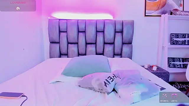 Violet_Anders's cam snapshot