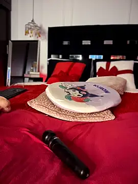 TweetiePieXXX live sex cam