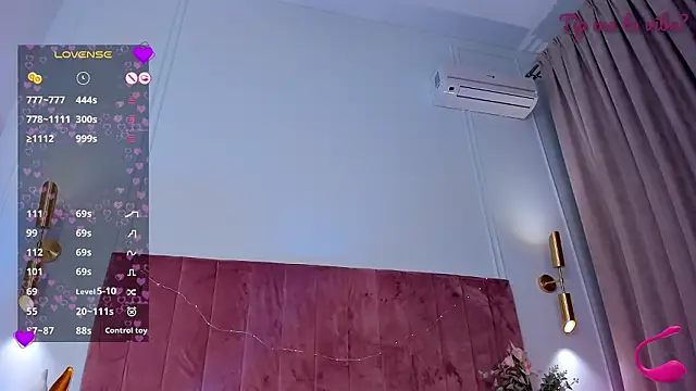 Mayzzie live sex cam