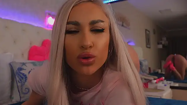 KarlaBart live sex cam