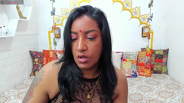 LadyNahir live sex cam