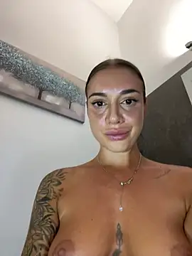 italianPassion live sex cam