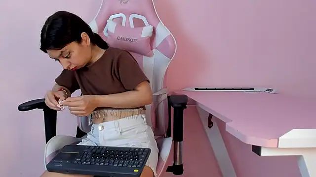 CharlotteMuller's cam snapshot