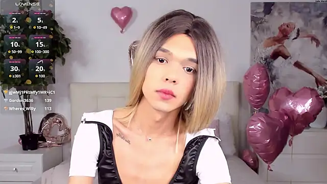 MadonnaRossi live sex cam