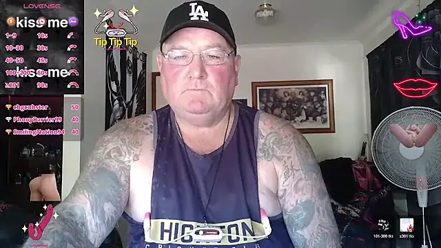 KINKYBLUEYES69 live sex cam