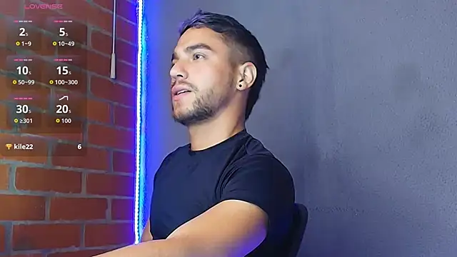 Leandro_valenzuela live sex cam