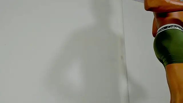 Amir_mikelsen live sex cam