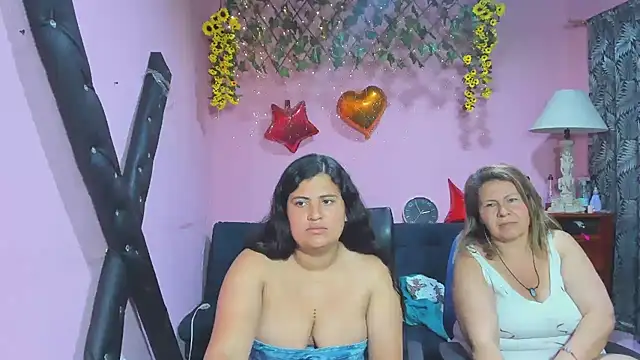lesbiancuple live sex cam